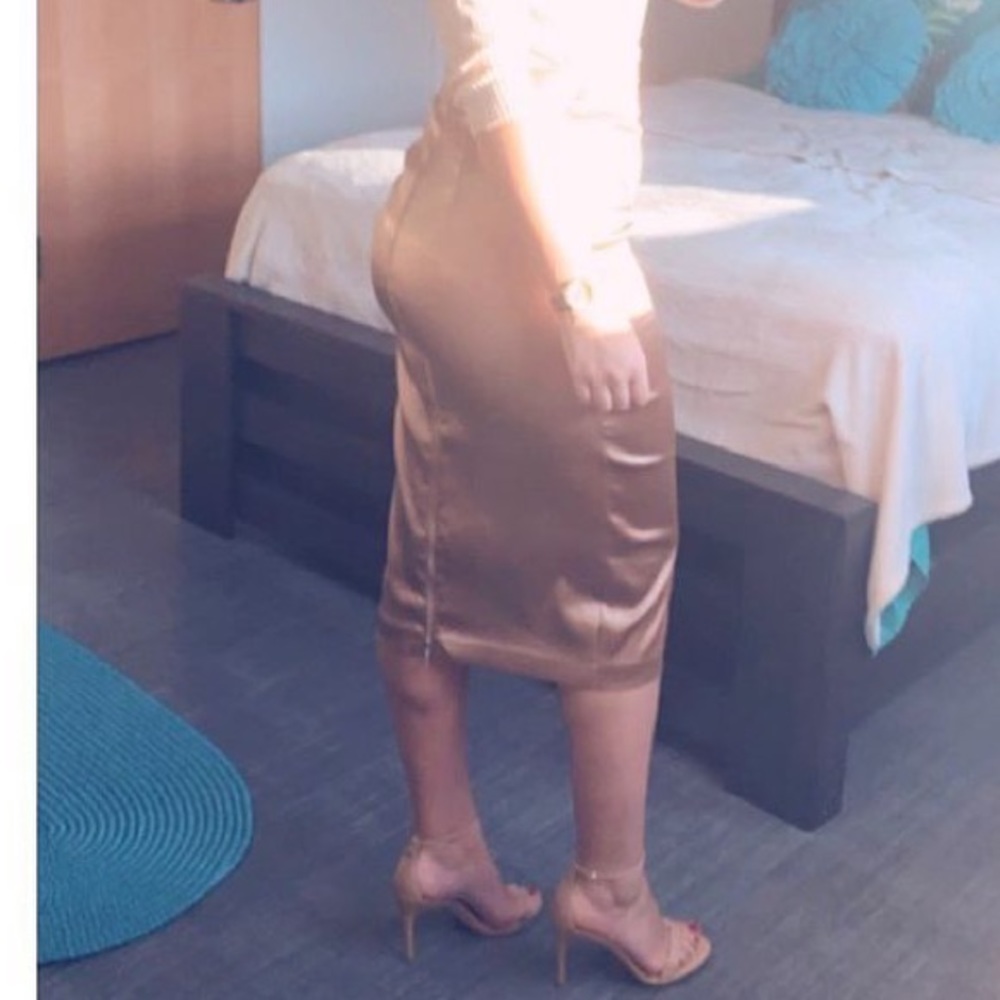 Gold pencil skirt